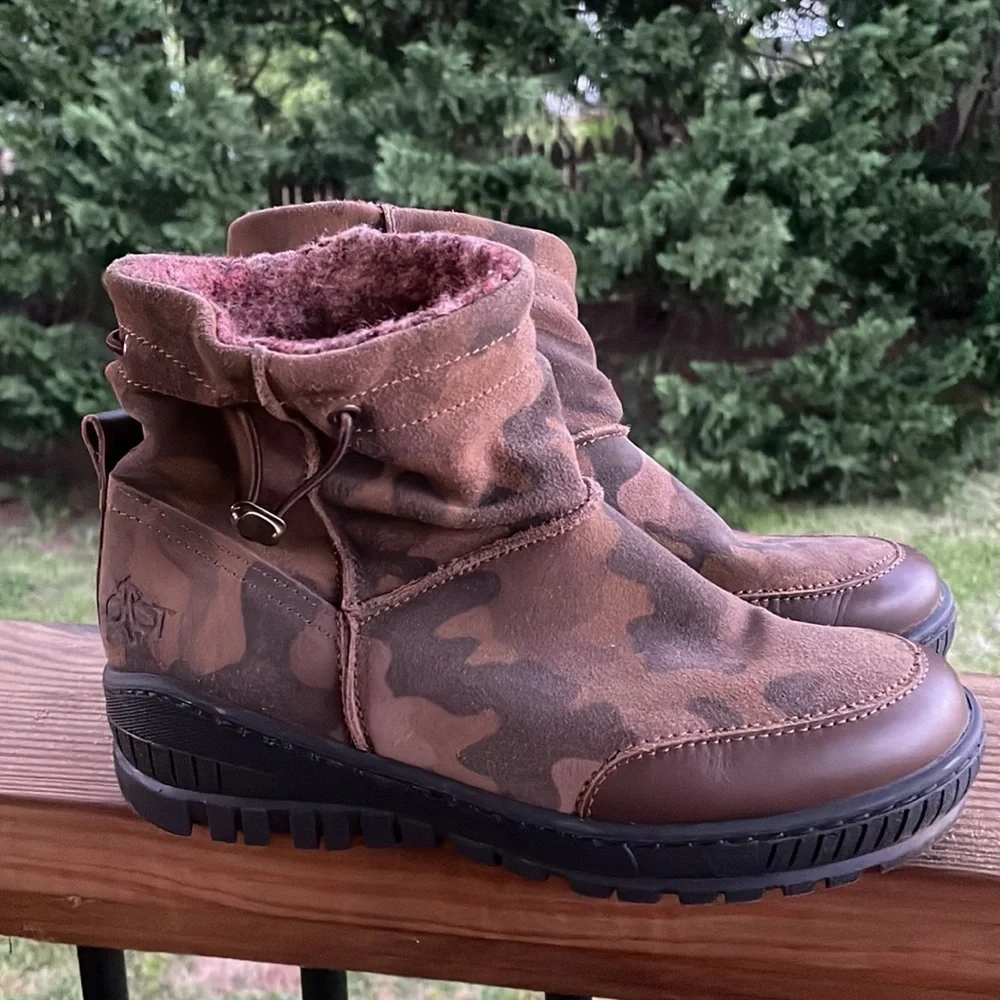 OTBT Fanfare Waterproof Leather Snow Boot Sz- 7
